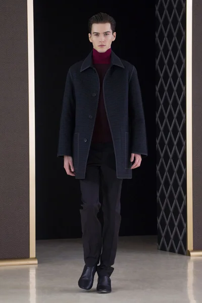 Look 18
